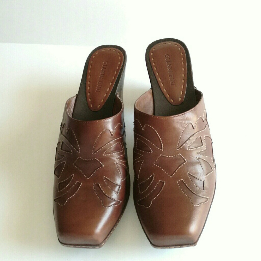 Gianni Bini brown leather mules/clogs - Picture 2 of 8